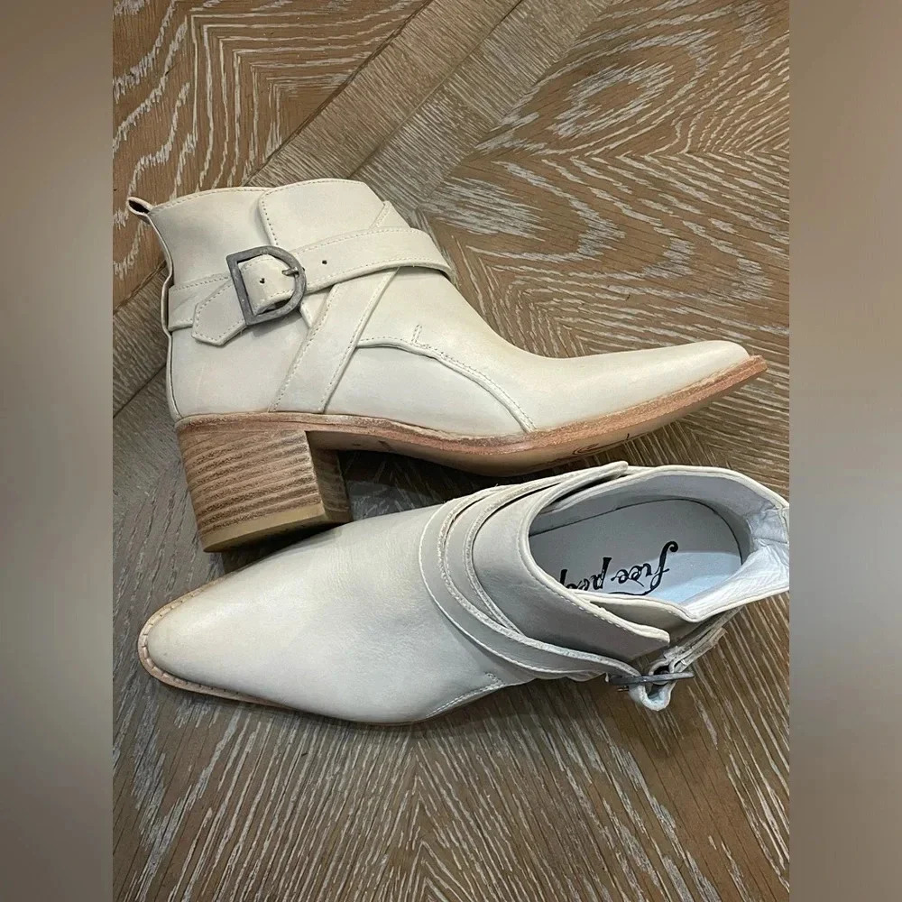 FREE PEOPLE BACK LOOP ANKLE BOOT BONE size US 5.5 - Picture 4 of 12
